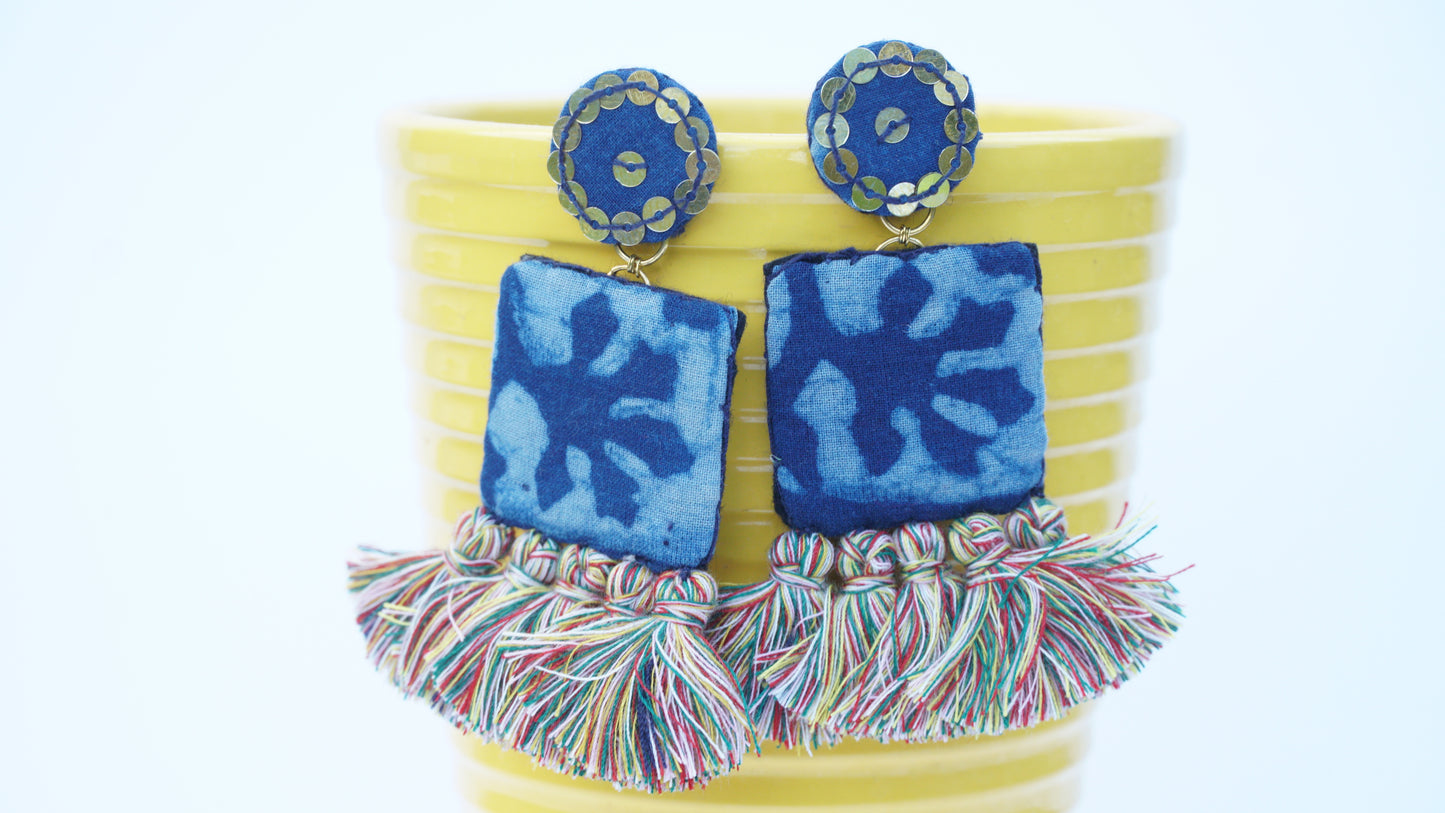 Square fabric earrings with multicolour tassels